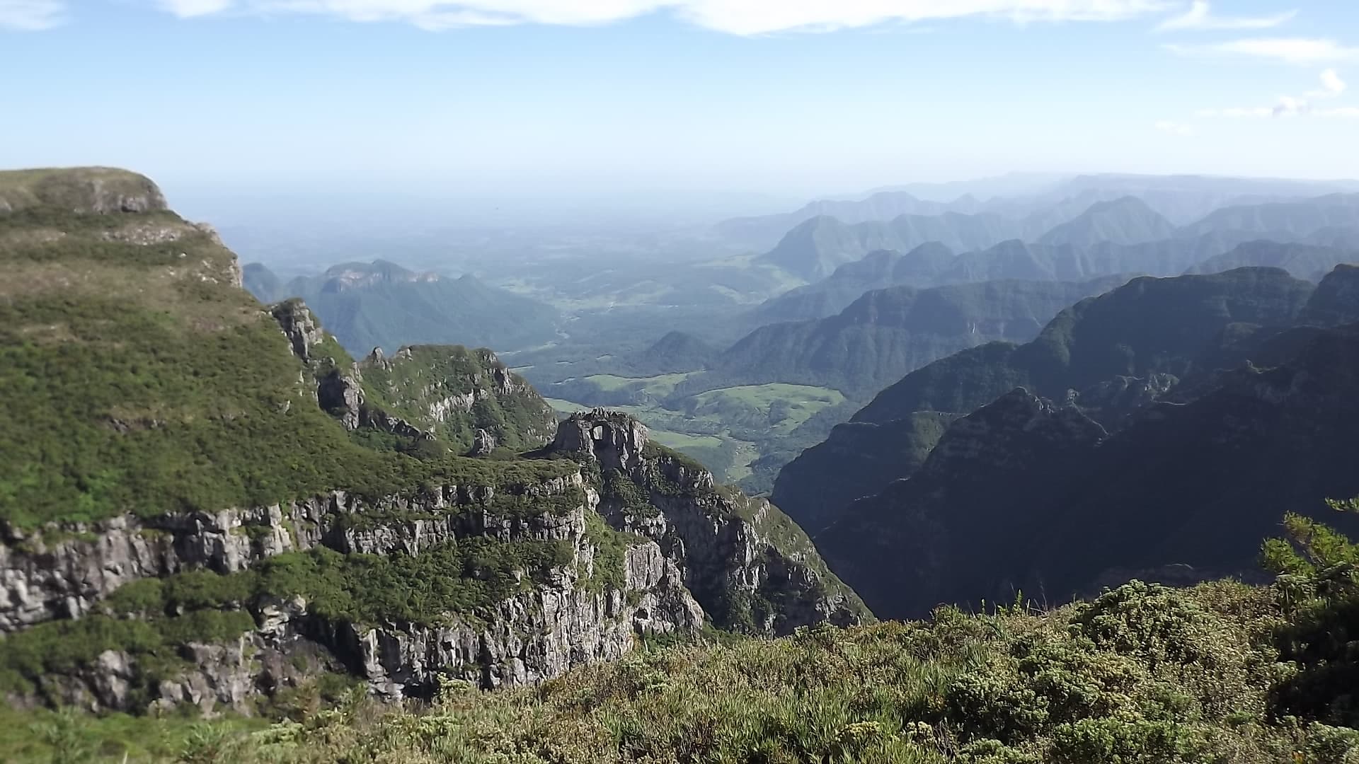 Morro da Igreja e Pedra Furada